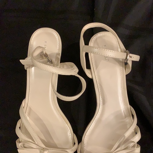 White sandals strap size 7 - Picture 5 of 5